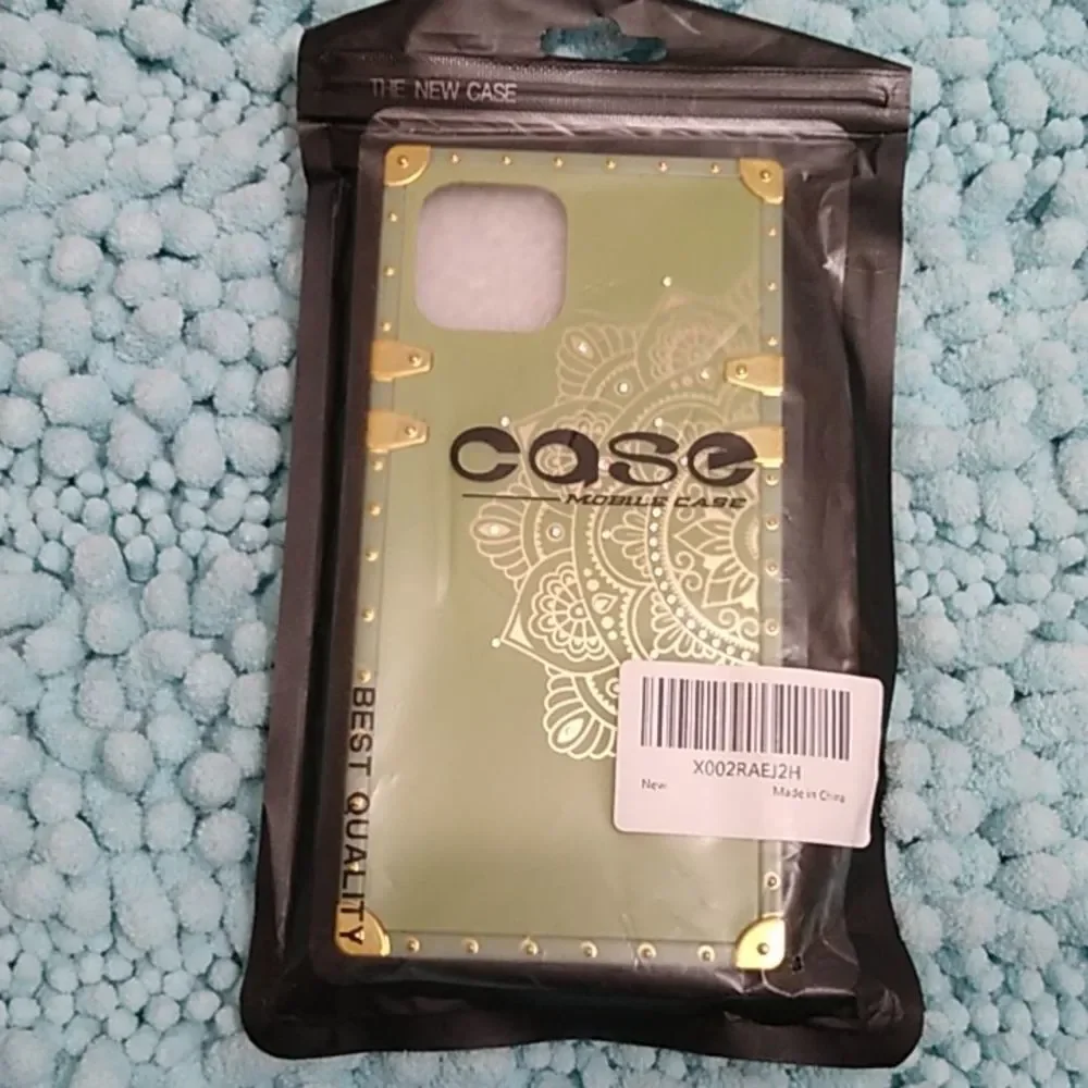 New Beautiful iPhone 11 Phone Case with Diamonds.